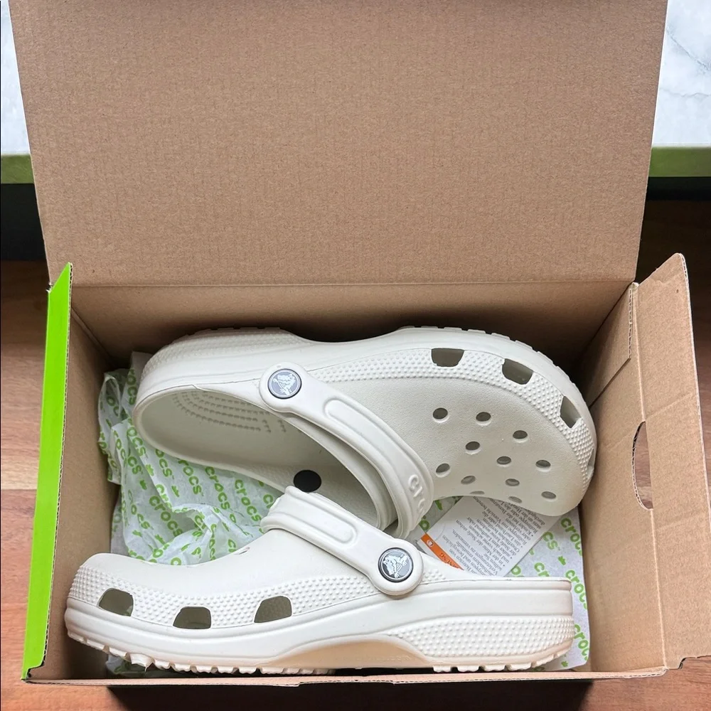 Crocs - Picture 3 of 5